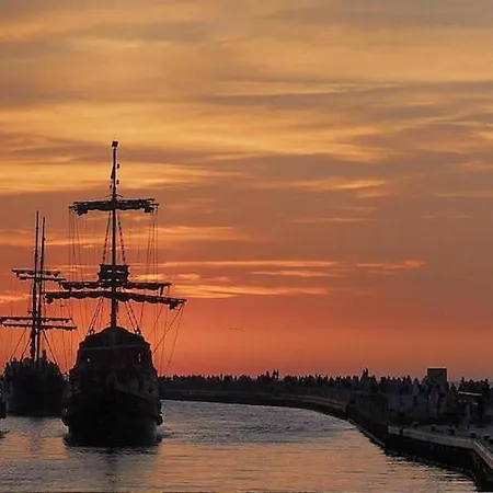 Spacious And Comfortable Homes With Pool * ダルウォボ