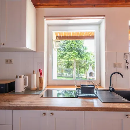 Spacious And Comfortable Homes With Pool *