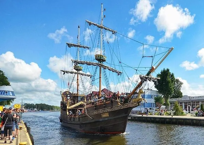 Spacious And Comfortable Homes With Pool Darlowo