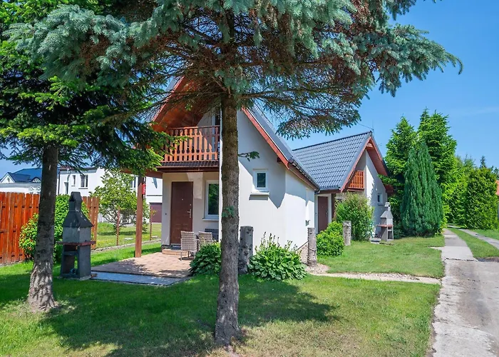 Spacious And Comfortable Homes With Pool Holiday home *